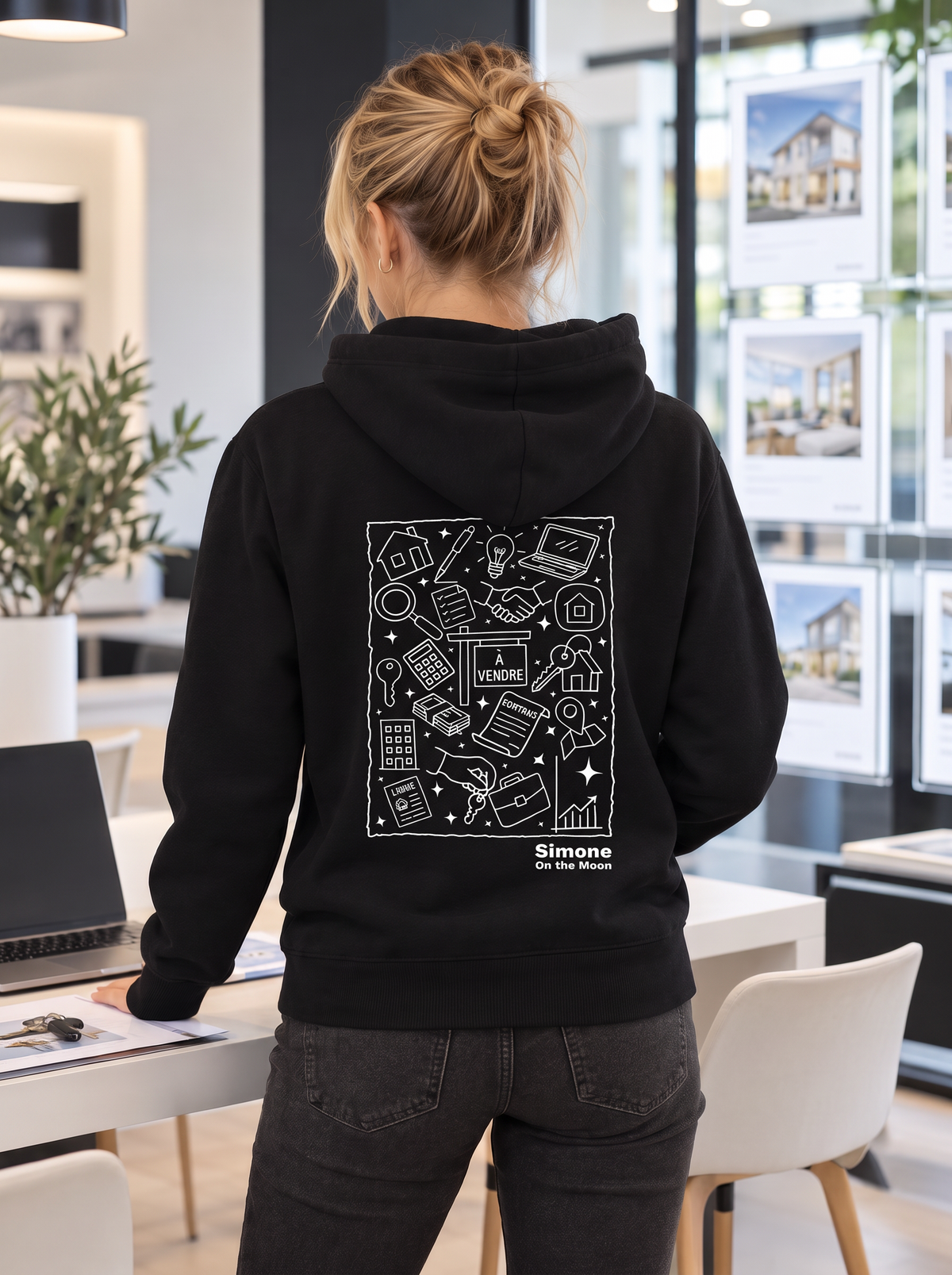 Sweat à capuche noir agent immo